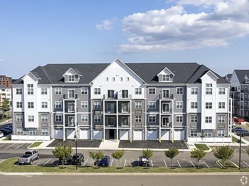 Fieldside Grande Apartments & Townhomes Photo 1