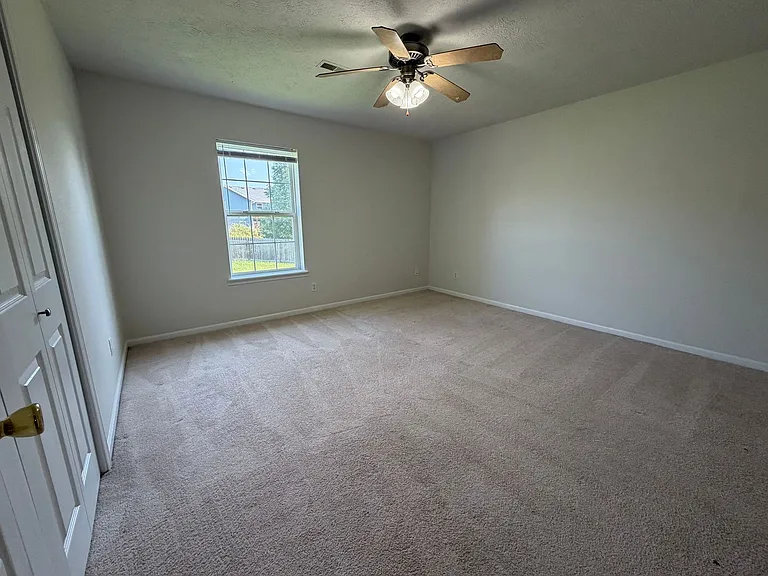 135 Lyle Curtis Cir — Photo 26