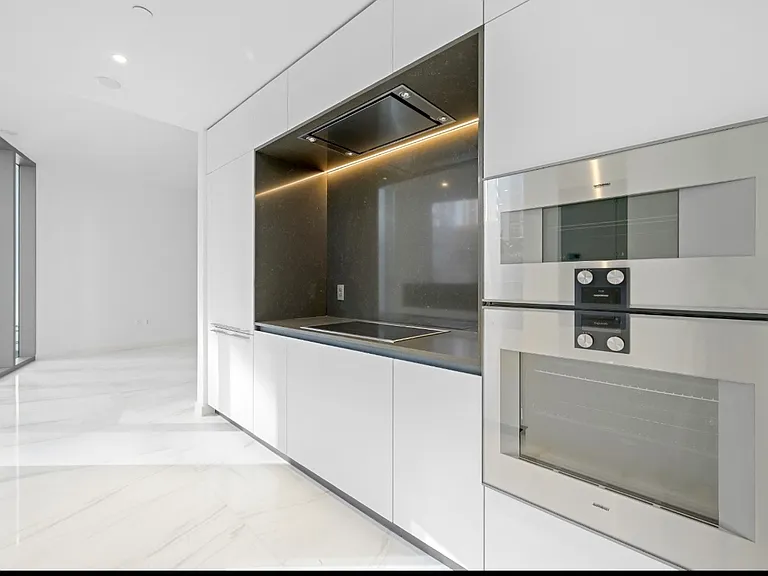 1100 Biscayne Blvd #111 — Photo 4