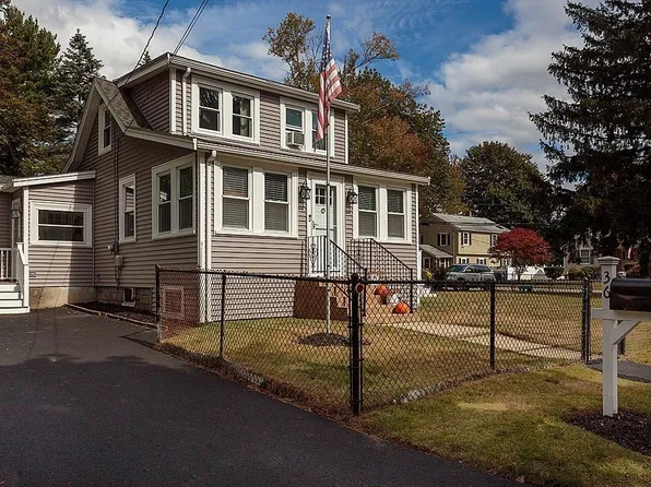 36 Hanover St, Wilmington, MA 01887