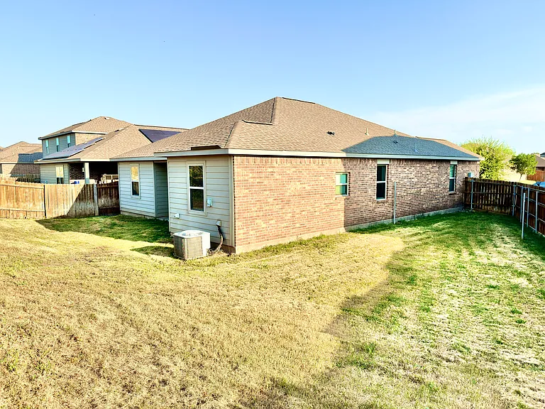 308 Curt St — Photo 2
