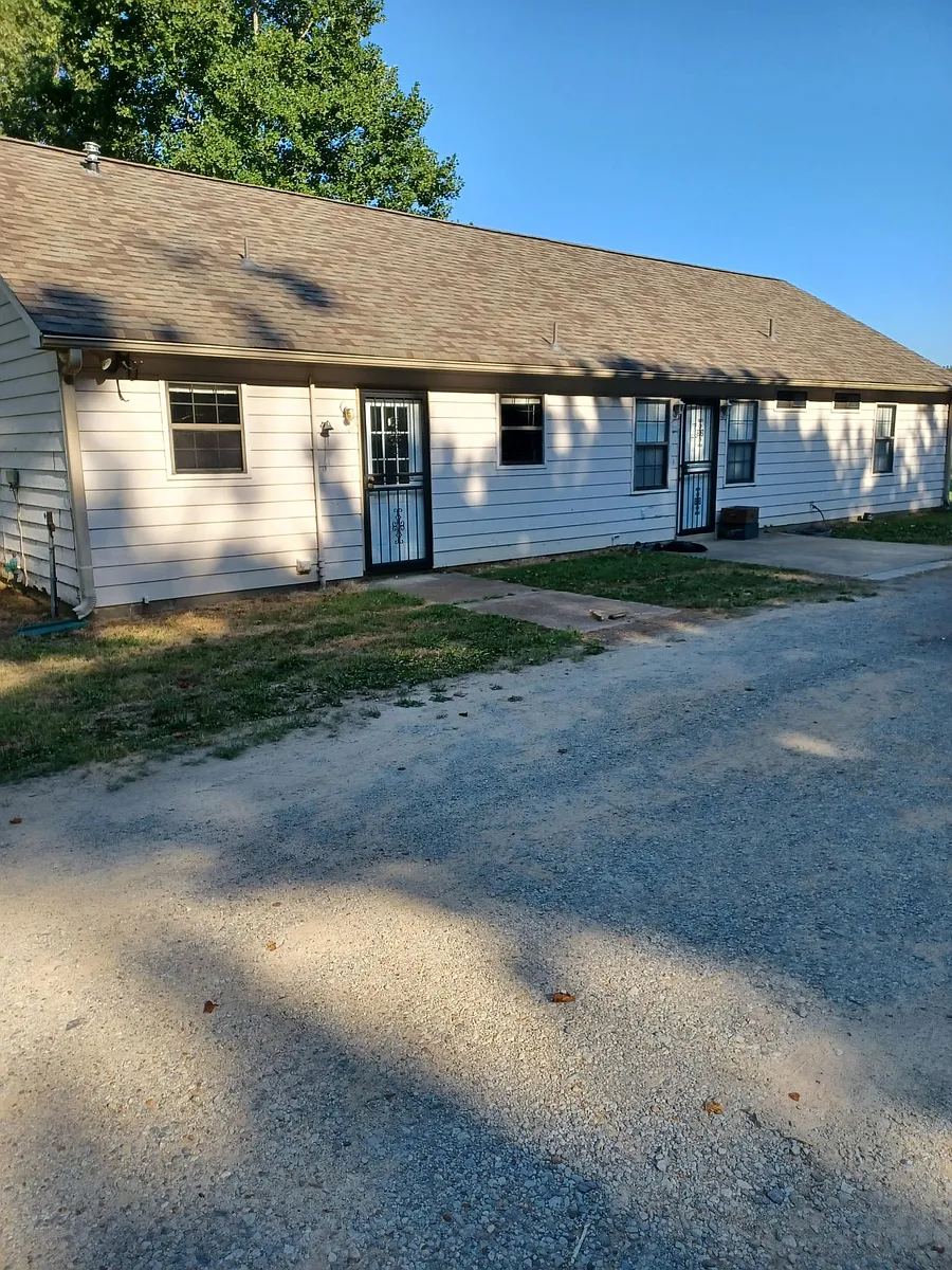 Back of House - 280 Leonard Ln