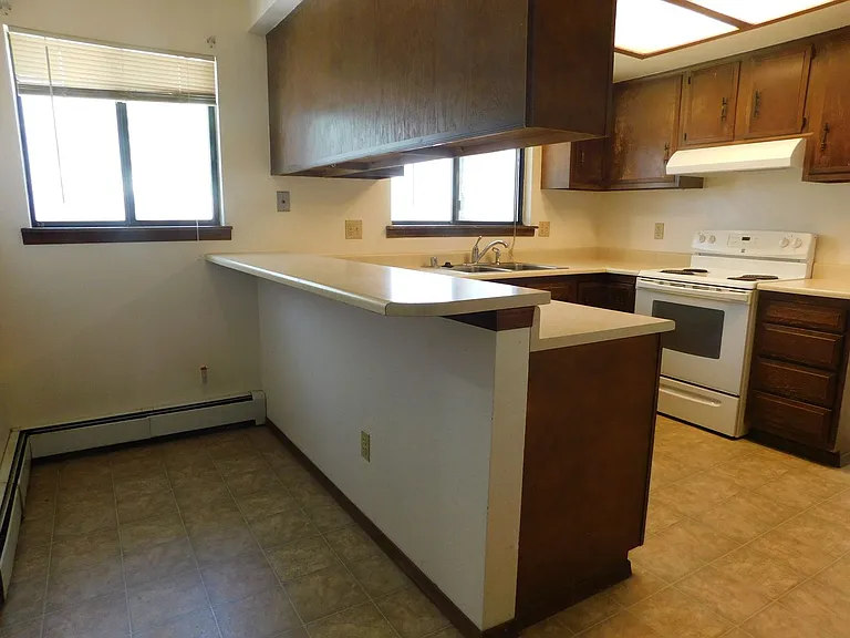 644 Starlight Dr — Photo 6