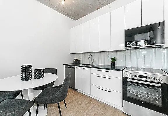 3rd image of 815 Flatbush Ave #302
