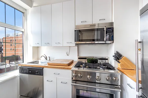Sold by Brown Harris Stevens | media 4