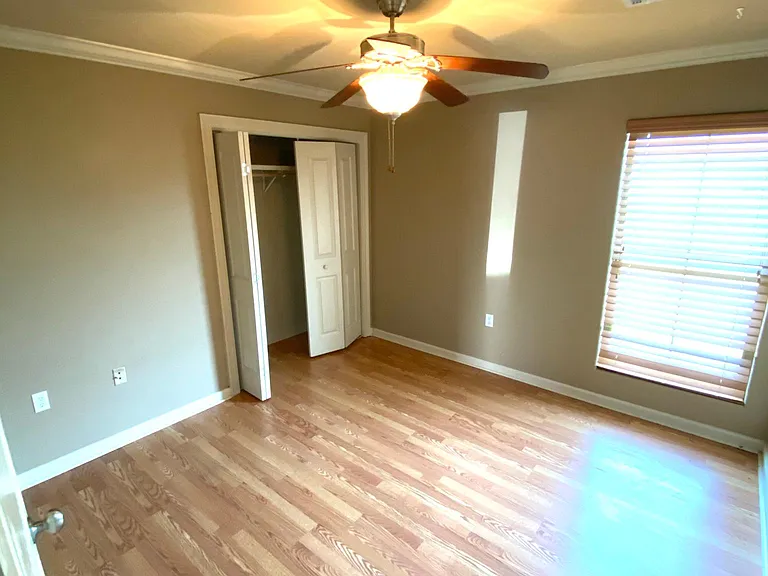 1021 Gary Dr — Photo 7