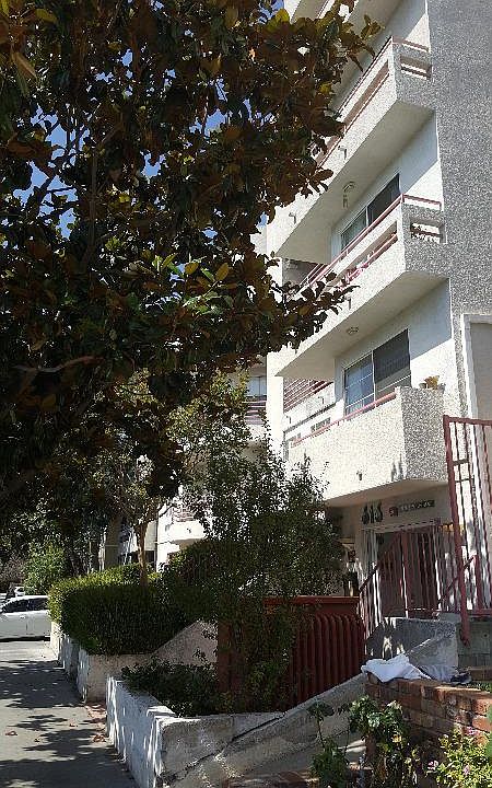 1st image of 616 S Burnside Ave #210