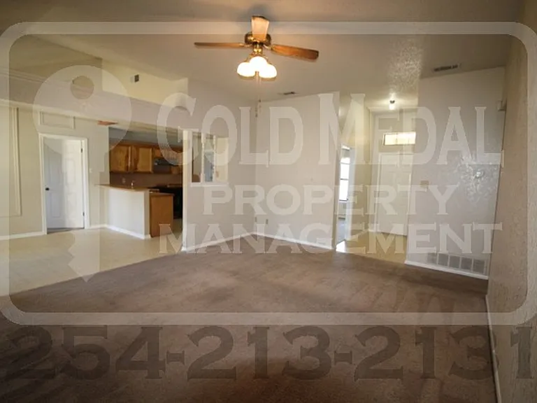 109 Benjamin Cir — Photo 3