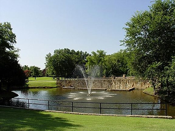 4th image of 3213 Grenada Dr