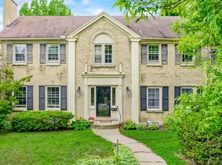1105 E Congress St #1107, Milwaukee, WI 53211