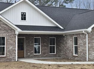 881 Fairview Dr NE, Arab, AL 35016