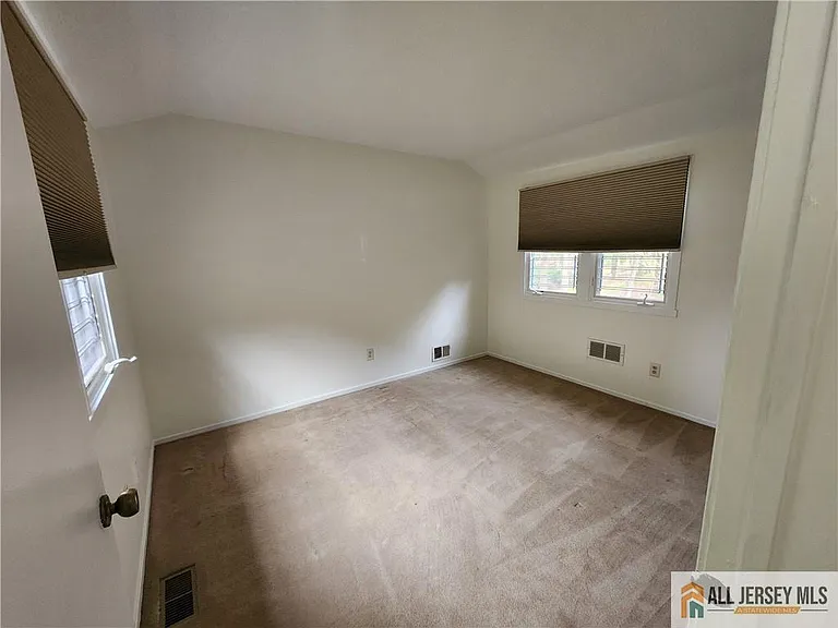 254 Sayre Dr — Photo 17