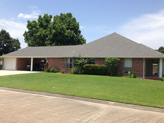 3rd image of 105 E Lakeview Dr