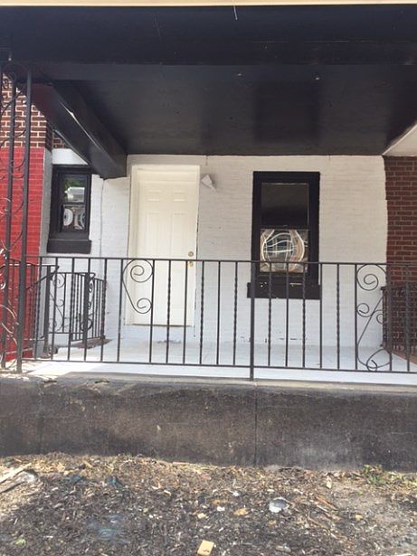 1st image of 4942 N Franklin St