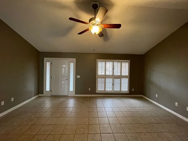 105 County Road 740 — Photo 3