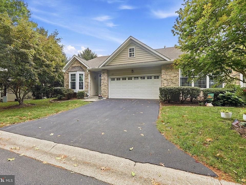 1st image of 1511 Country Club Dr