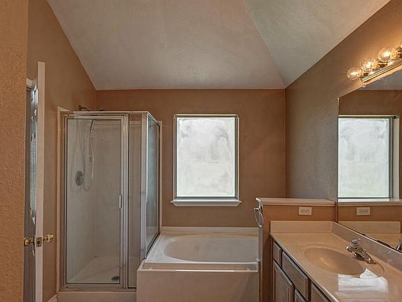 3rd image of 7230 Crapemyrtle Dr