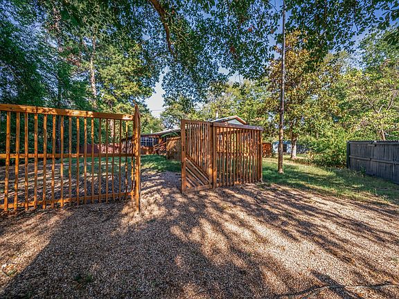 2nd image of 207 Mumford Dr