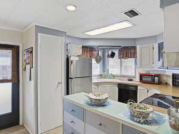 4th image of 12100 Seminole Blvd Lot 17