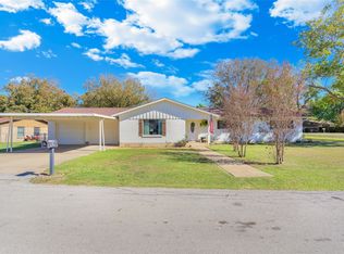 807 Davis St, Grandview, TX 76050