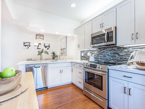 5th image of 5792 Oak Bend Ln Unit 101