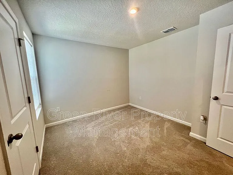 5953 Creekside Crossing Dr — Photo 32