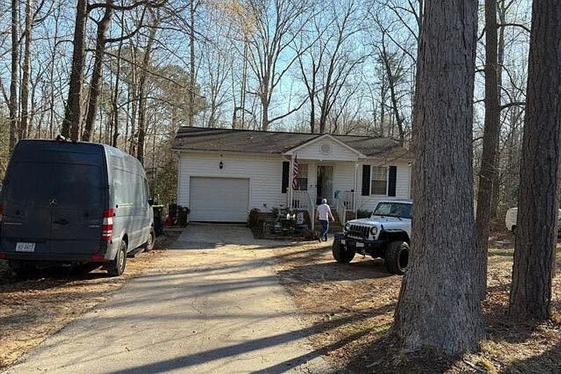 1st image of 110 Fox Ridge Rd