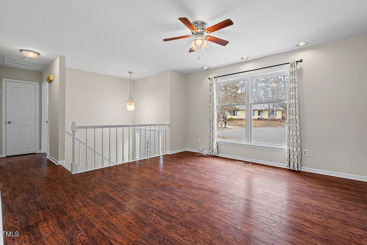 4 bed, 1647 sqft, $2,200 — Photo 4