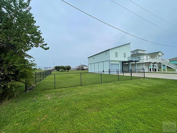 2nd image of 972 Townsend Dr