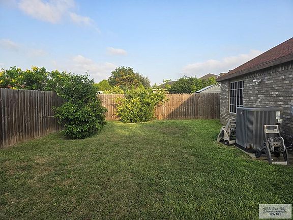 4th image of 2831 Seville Blvd