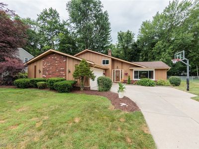 27645 Linwood Cir, North Olmsted, OH, 44070