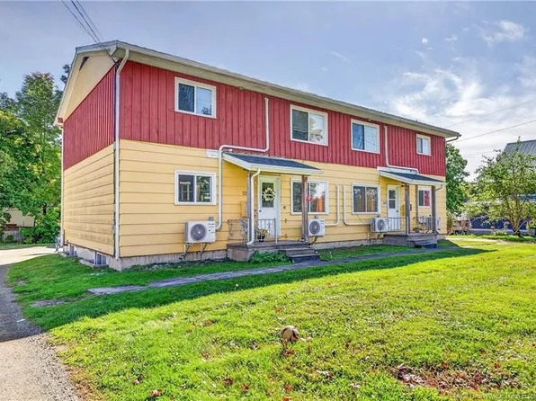 55 Marks St, Saint Stephen, NB E3L 2B4
