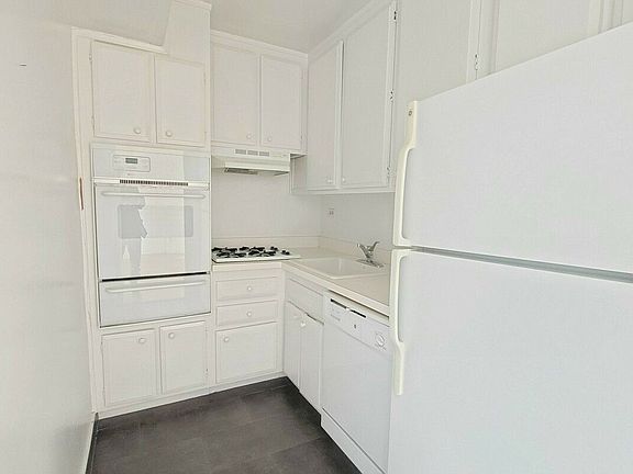 5th image of 245 E 63rd St APT 32G