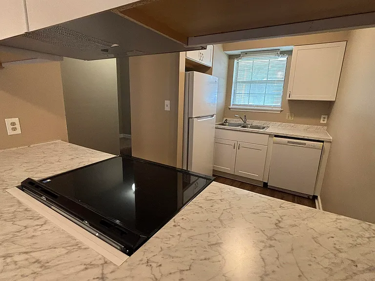 1909 Nekoma Ct — Photo 11