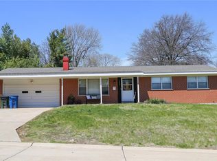 6495 Ken Ln, Hazelwood, MO