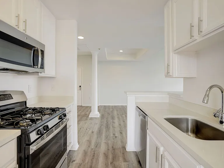 2245 Beverly Glen — Photo 65