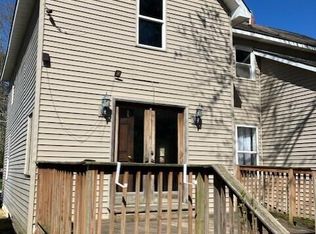 37 S Jackson St, Lapeer, MI 48446