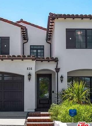 3rd image of 636 N Las Casas Ave