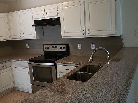 3rd image of 15215 Yorkpoint Dr