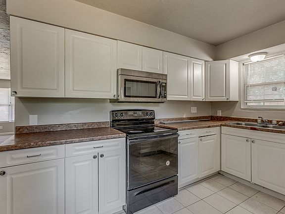 4th image of 3425 SE 22nd St