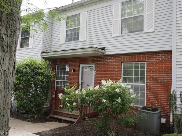 2786 Mull Ave APT C, Copley, OH 44321