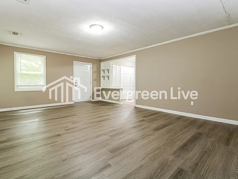 3533 Dundale Rd — Photo 2