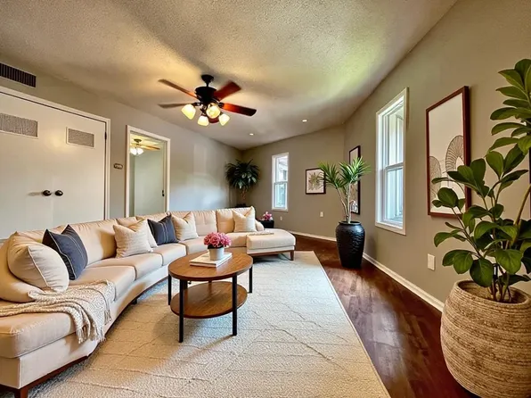 205 W Woodruff, 205 W Woodruff Ave #3, Searcy, AR 72143