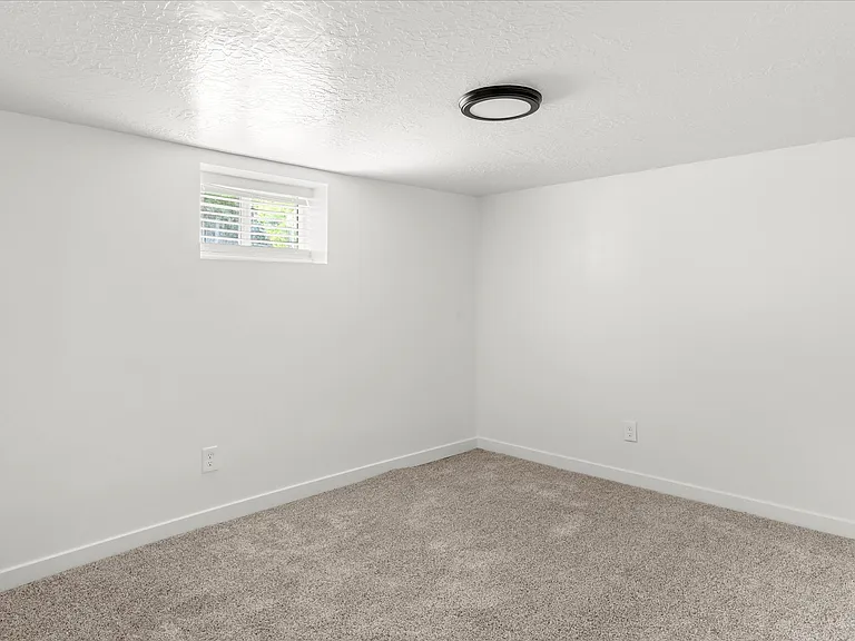 3568 Orchard Ave — Photo 11