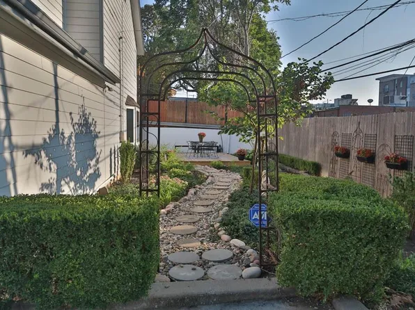 5016 Walnut St APT A, Kansas City, MO 64112