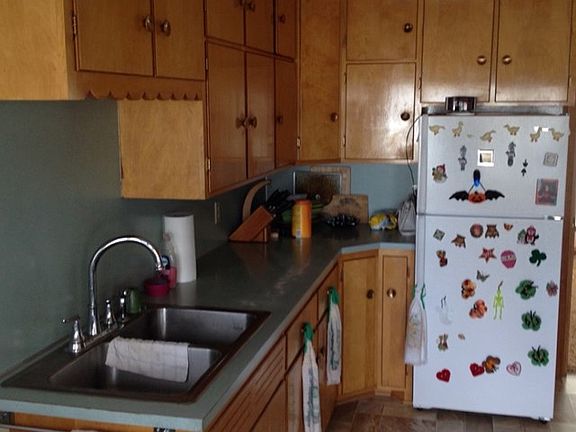 4th image of 417 8th Ave N