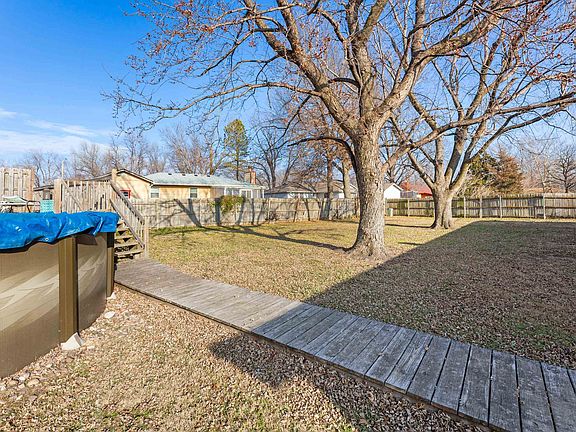 5th image of 412 Southwind Dr