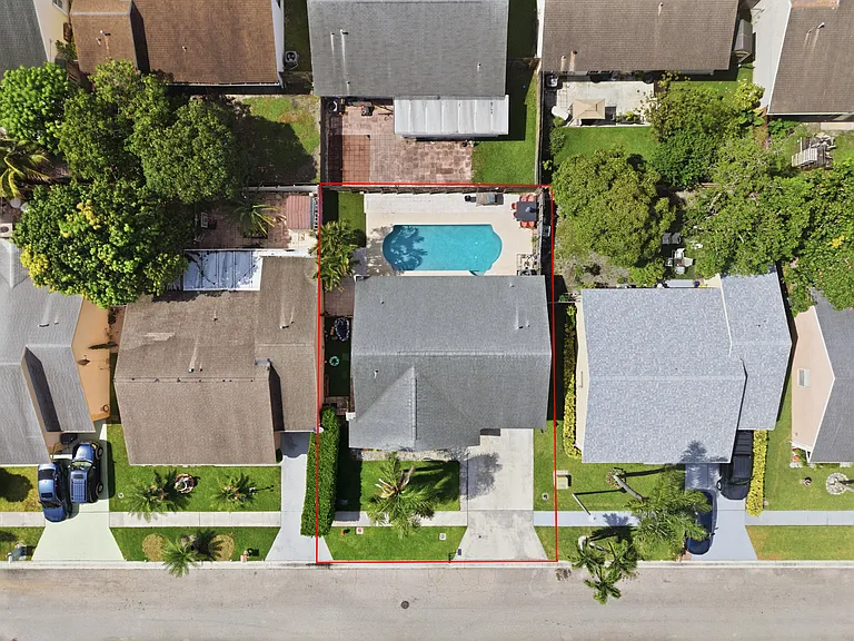 5635 Lake George Pl — Photo 1