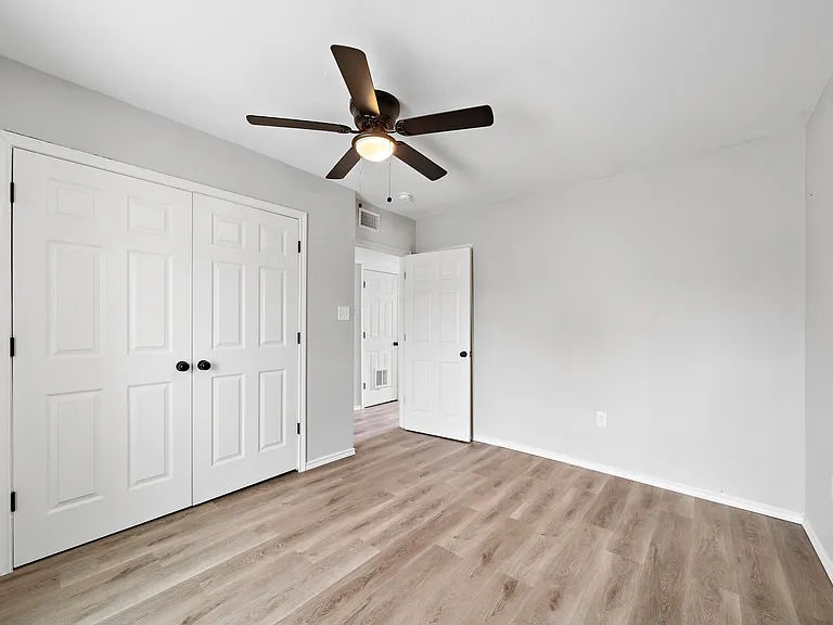 Saphira Apartments — Photo 11
