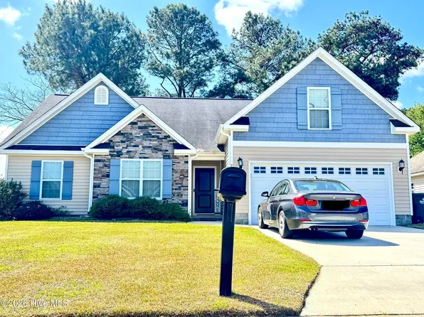 2645 Rhinestone Dr, Winterville, NC 28590